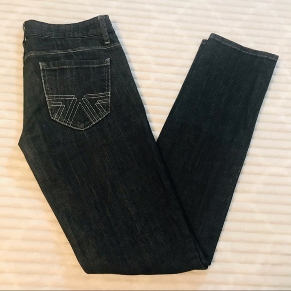 American Eagle Outfitters Dark Wash Relaxed Tapered Jeans Size 2 26 - Picture 2 of 5